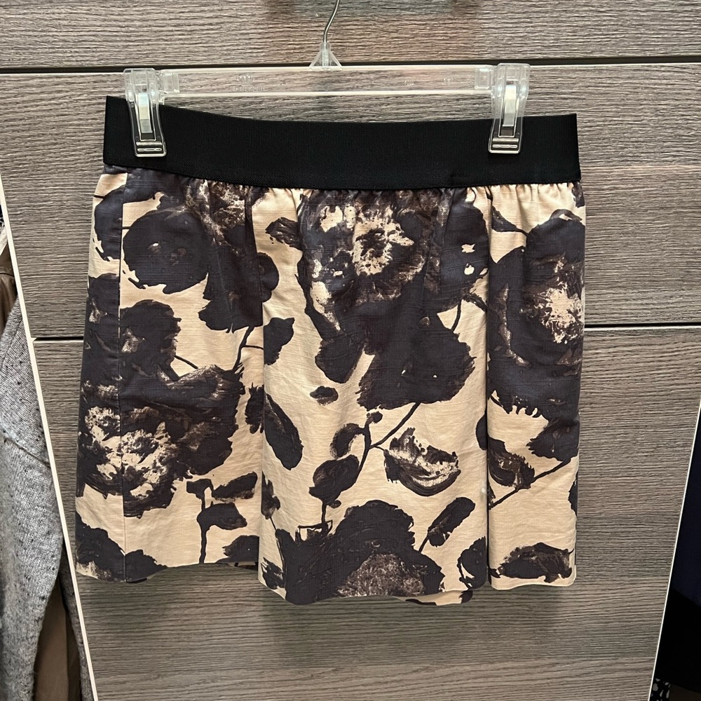 Jcrew black floral skirt size 4 - Picture 2 of 2